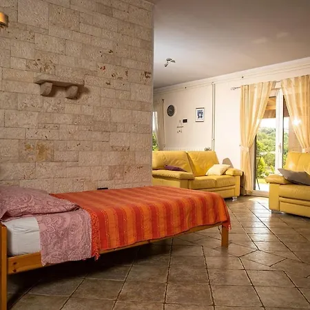 House Ivanka For 5 Persons With Pool Contry Side Of Rovinj