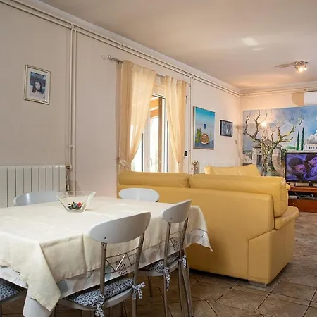 House Ivanka For 5 Persons With Pool Contry Side Of Rovinj Holiday home Rovinjsko Selo