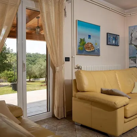 House Ivanka For 5 Persons With Pool Contry Side Of Rovinj Holiday home *