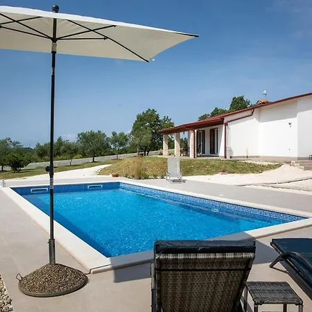 House Ivanka For 5 Persons With Pool Contry Side Of Rovinj